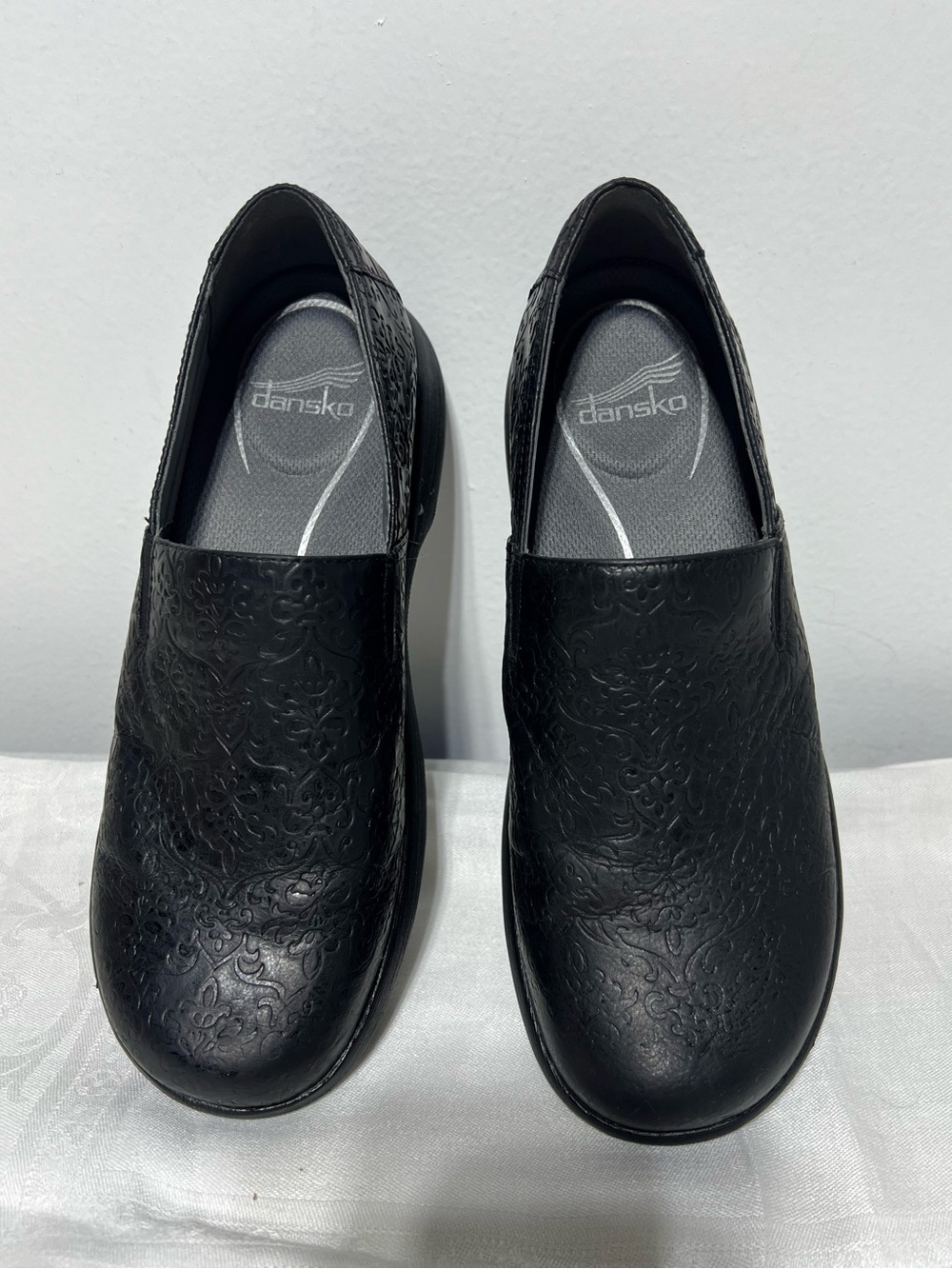 Dansko Women's Black Embossed Leather Slip-On Mules/Clog. UGC Size 40.
